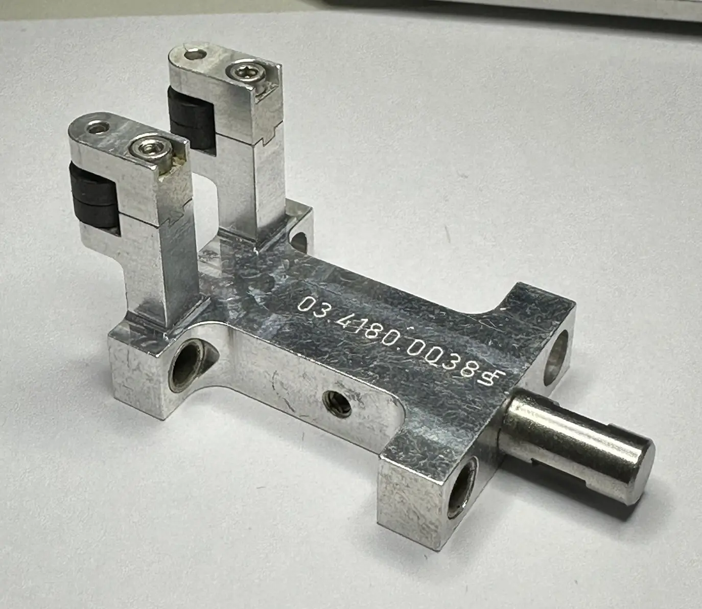 Custom test handler rail component